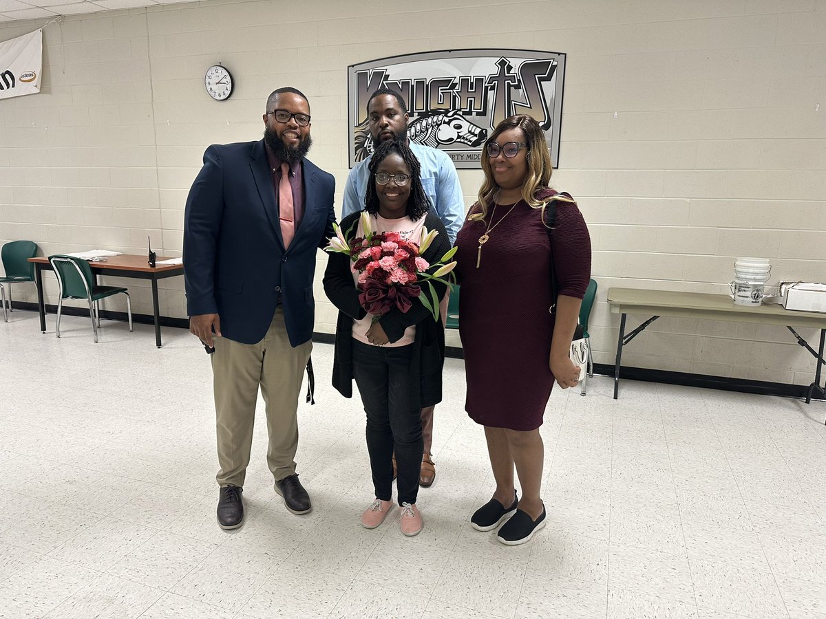 Congratulations to Liberty Middle School’s 2024 Teacher of the year,  Ms. Miranda Mcneal. #knightsride #SpiritPrideExcellence