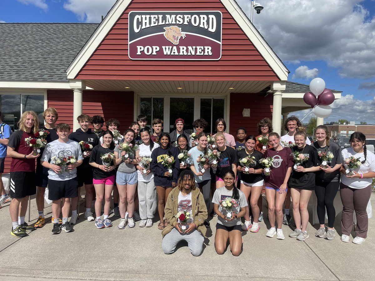 CoachGuarente's tweet photo. First ever post practice senior night! Thank you to all of the parents who did 100% of the work and to this amazing group of seniors who are now part of this family forever #seniorpractice #goodluck https://t.co/JyvEwP7PA4