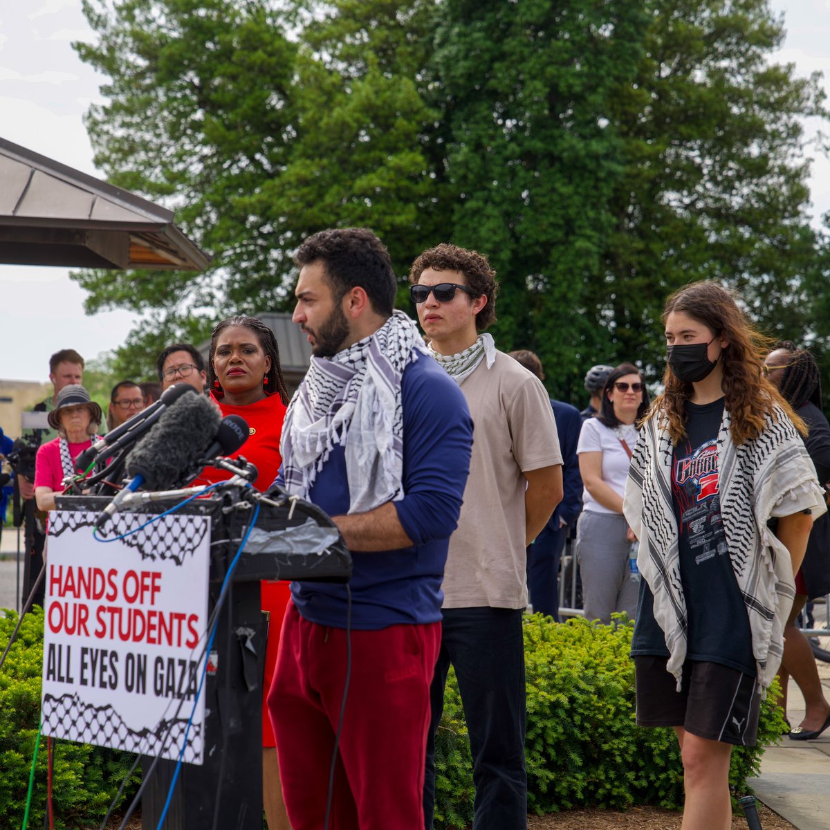 Yesterday, @RepRashida & I were proud to stand alongside courageous student organizers from George Washington University. From GWU to WashU, our students are being brutalized for protesting against the genocide of Palestinians in Gaza.