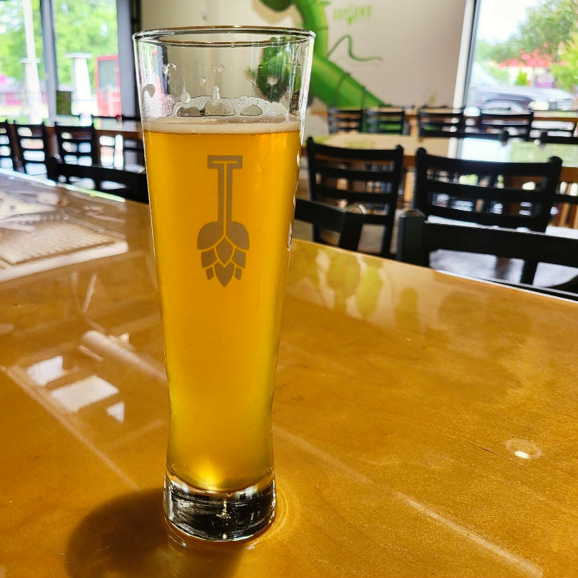 #drinkcheck #ncbeer #ThirstyThursday #hoptownbrewing 'Cross the Lime' Vienna Lager w/Lime