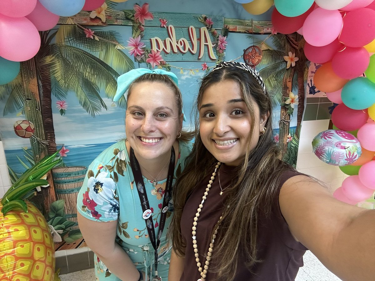 First teacher appreciation week with the best of the best❤️ #TeacherAppreciateWeek <a href="/LittleRiverLCPS/">Little River ES</a>