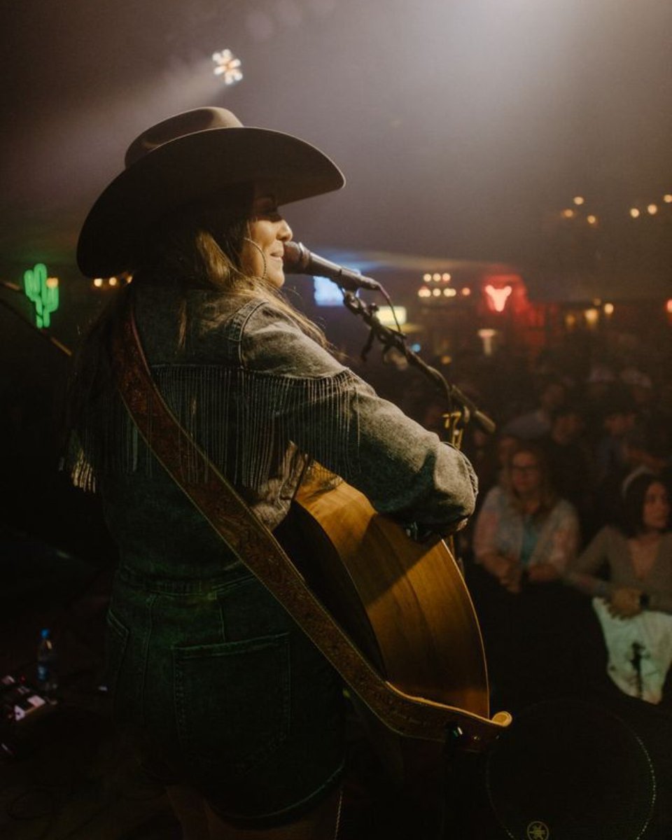 Excited to be back out on the road with @RandallKingBand! We'll see you guys in Missouri and Illinois this weekend 🤍 🎥: Collette Badora