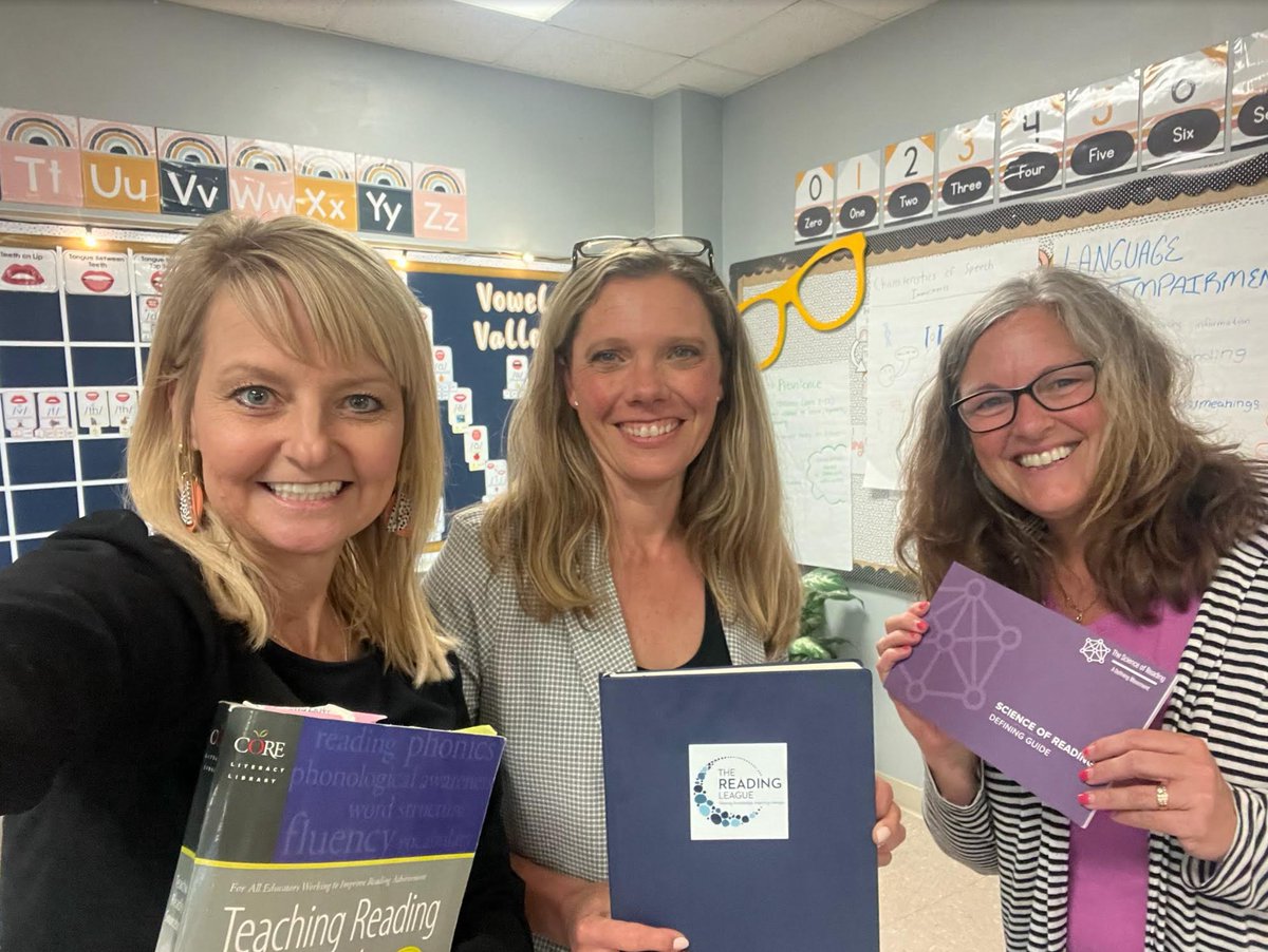 Doreen Mazzye, TRL syllabi refinement consultant, visited @HuntingtonU to work with Holly Ehle & team to review existing syllabi & identify gaps, redundancies, & opportunities to align practices with #SoR & #StructuredLiteracy. 🔗Learn about this program: bit.ly/3JSn7c2.