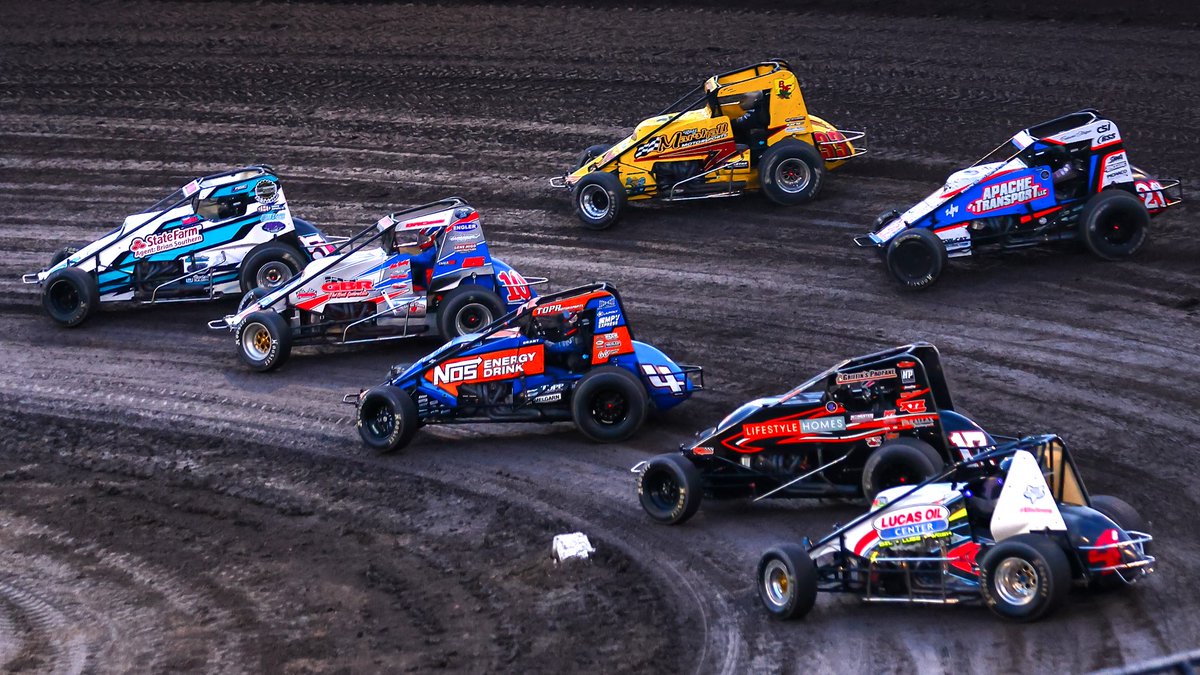 How many cars can fit into one photo?📸 How many storylines can fit into one story?✍️ That can be answered now.👇 Who'll win the next USAC #SpringShowdown at @TSS_Haubstadt? 🤔 That's what we're ready to find out on Saturday!👊 𝑺𝒕𝒐𝒓𝒚𝒍𝒊𝒏𝒆𝒔: usacracing.com/component/k2/i…