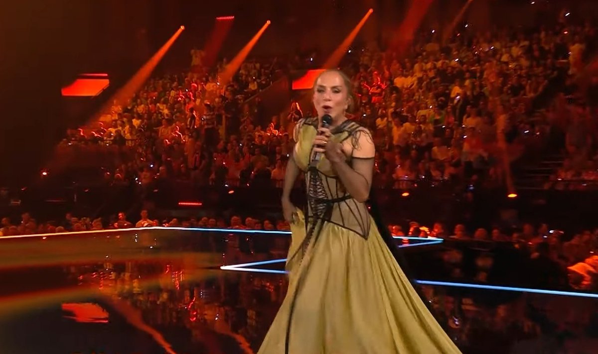 Sertab Erener, 21 yıl aradan sonra yeniden Eurovision sahnesine çıktı.