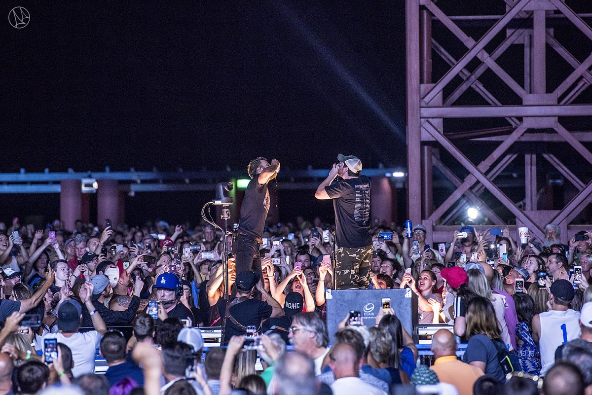 There's only three things @DierksBentley needs to have a good time: 1. A Stage 2. A Red Solo Cup 3. Fans Riverbend has all three! Catch the Gravel & Gold Tour with Lee Brice and Graham Barham next month on Saturday, 6/15 ➜ bit.ly/dierks-24 📷 Chris Birkmeyer