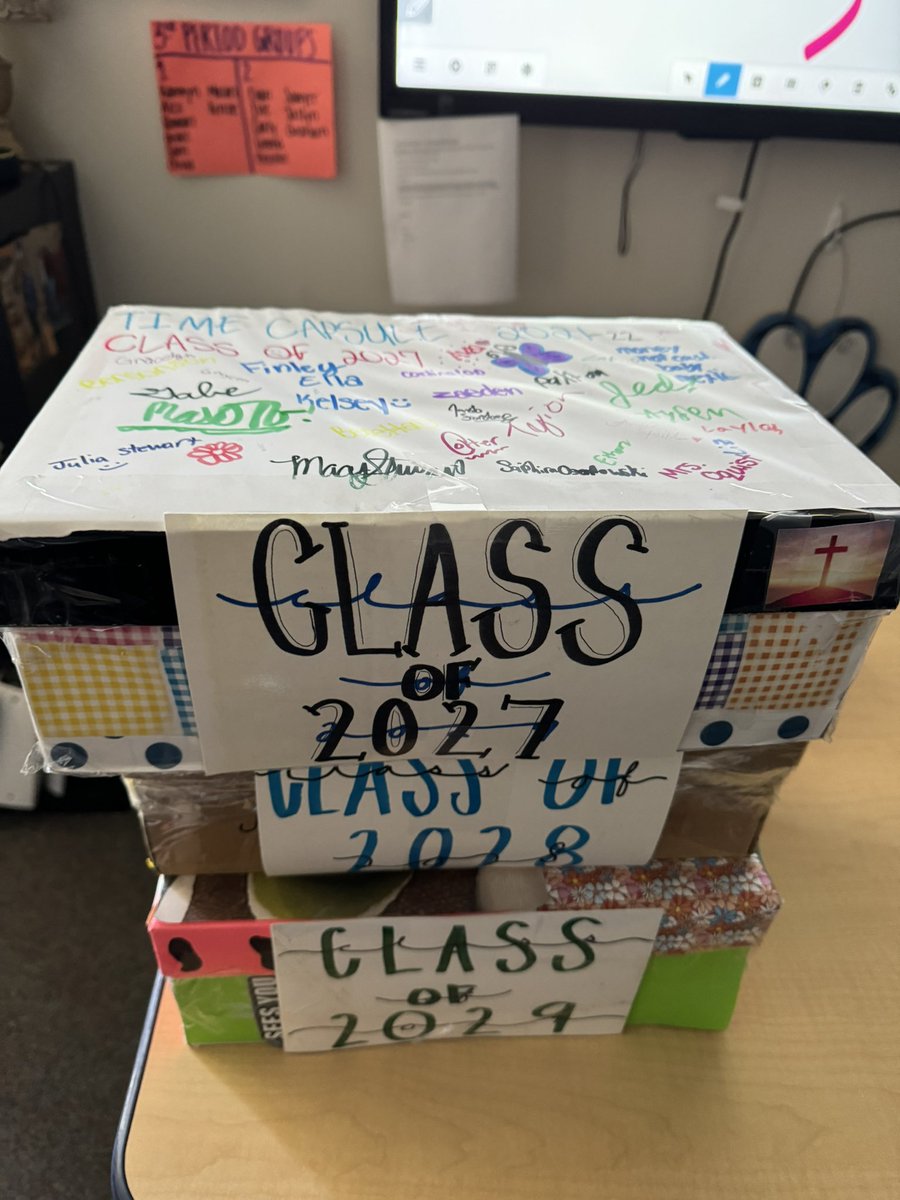 jcniel45's tweet photo. Every class gets to make a time capsule in english class. What a neat and thoughtful tradition @macysamek
@CrossCounty1 https://t.co/sELYGyEn1c