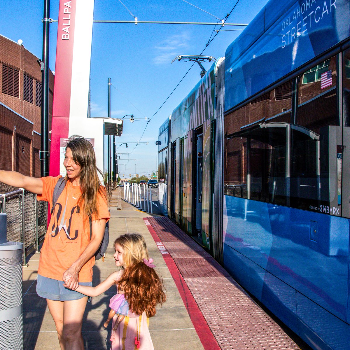 Parents, unite and rejoice! 🙌 Youth aged 18 and under can enjoy free rides every day on the streetcar, @RAPIDbrt, and @EMBARKok buses through our Haul Pass program. Show your kiddo a new facet of their city and #trytransit!