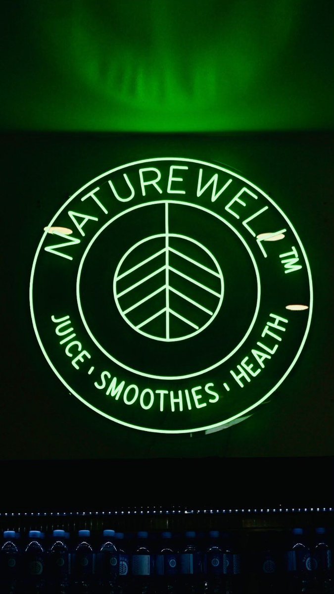 A pineapple sensation smoothie with some all natural protein 💪
#naturewell #sunsetblvd #juice #healthylifestyle #smoothie #smoothiebowl #juicebar #juicecleanse