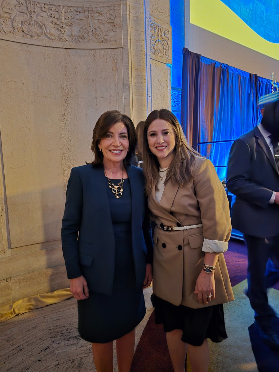 Honored to meet @GovKathyHochul today! Proud of the work we are doing @JOWMA_med with @HealthNYGov to combat health misinformation and promote public health in the Orthodox Jewish community @ABetterNY