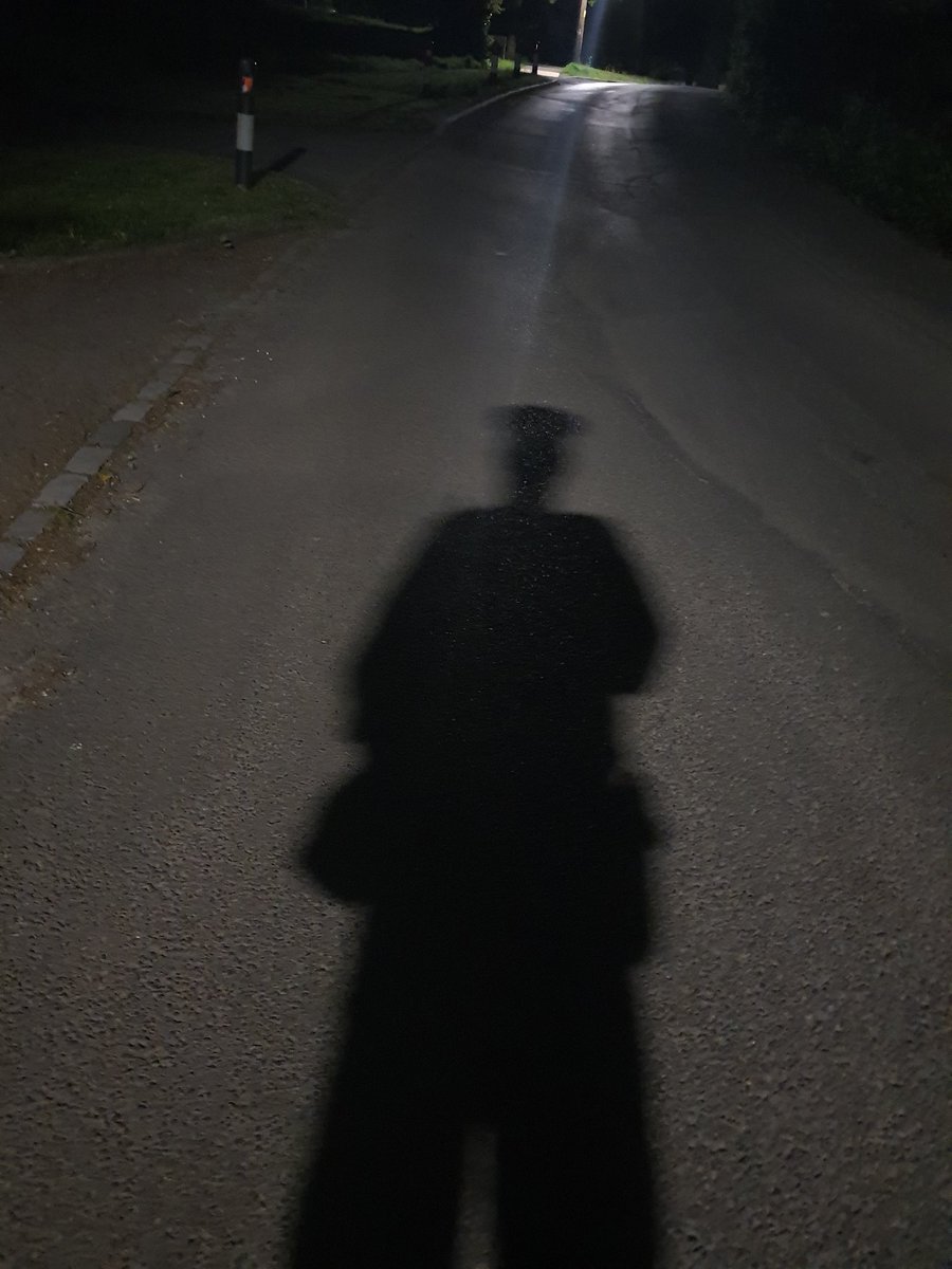 Footpatrol of Ardingly this evening, reaching places other patrols cant. #bootsontheground #Ardingly #midsussex #ruralcommunities @SussexPCC #PCSO35651