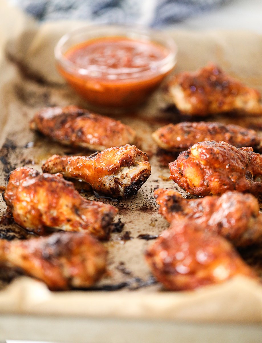 This recipe for Pumpkin Marinara Wings is perfect Sunday fall football food. Keto, filling, delicious. You won’t be able to stop eating these. Recipe available online! annavocino.com/new-recipe-pum…