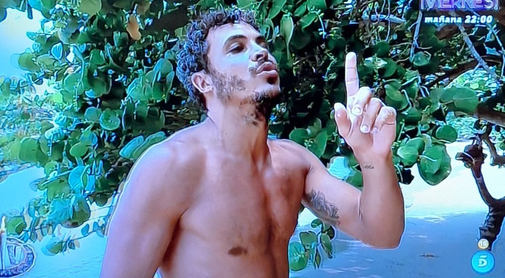 Menudo reventamiento tiene Kiko porque Torres y Gorka son mejores supervivientes que és como de aquí a la luna
Qué sucio y bajuno juega el personaje
#SVGala10