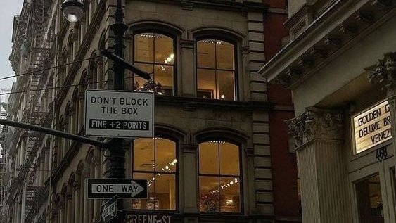 AcademiaDreams's tweet image. “It is a happiness to wonder;
— it is a happiness to dream.”

— Edgar Allan Poe