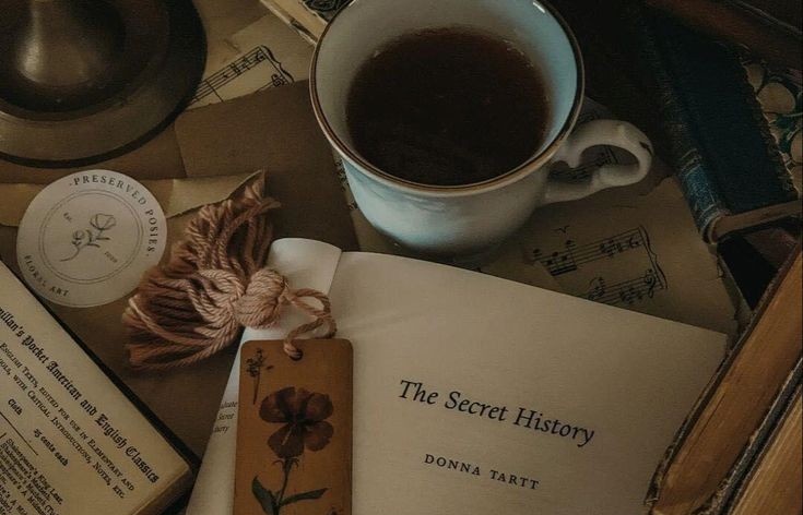 AcademiaDreams's tweet image. “It is a happiness to wonder;
— it is a happiness to dream.”

— Edgar Allan Poe