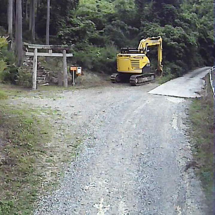 ksboyakkiy's tweet photo. #SUMITOMO #住友建機
#SH125
0.45m³バックホー引取りです。
神社の前で失礼いたします!
もう鳥居の左横の山道に、ケツをさして向きを変えるしか残された方法がない。ケツ振って鳥居を倒すかと思って冷汗もんでした🤣 https://t.co/Ah3qbsHQIG