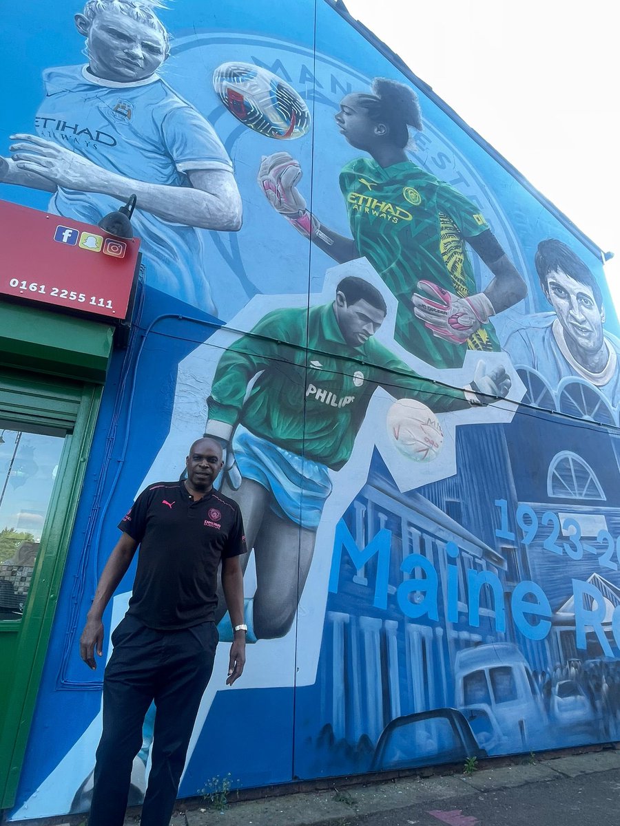 Andy Buckley (@buckomedia) on Twitter photo #alexwilliamsbook returned to his Moss Side roots to visit a mural and talk about his book You Saw Me Standing Alone <a href="/ThePlaceM14/">The Place At Platt Lane</a> Also there was brother Lloyd and his son Ethan, a rising United star. Alex is signing books at #waterstonesbury on Sat May 11, from 11 am till 1 pm. #alexwilliamsbook returned to his Moss Side roots to visit a mural and talk about his book You Saw Me Standing Alone <a href="/ThePlaceM14/">The Place At Platt Lane</a> Also there was brother Lloyd and his son Ethan, a rising United star. Alex is signing books at #waterstonesbury on Sat May 11, from 11 am till 1 pm.