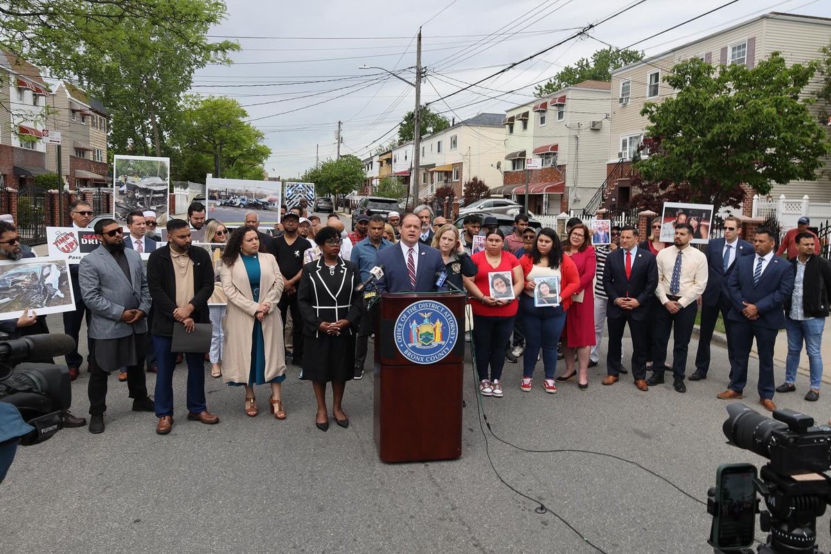We rallied today with family members killed by drugged drivers and joined @RayTierneyDA, @MelindaKatz , and @Fernandez4NY to urge for the passage of the “Deadly Driving Bill,” establishing a drugged driving standard along with tests to hold drug-impaired drivers accountable…