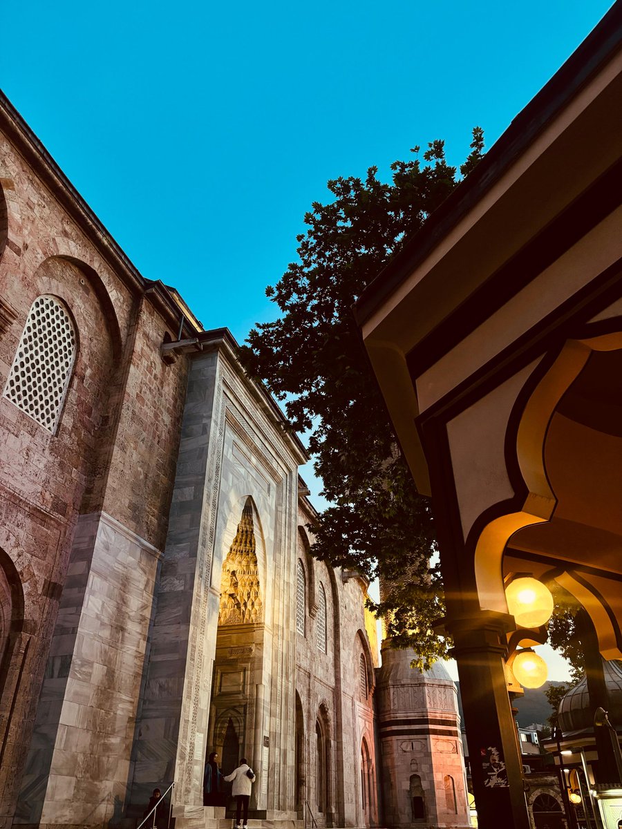 O'ndan başka bir sığınak da bulamazsın.
    Kehf|27