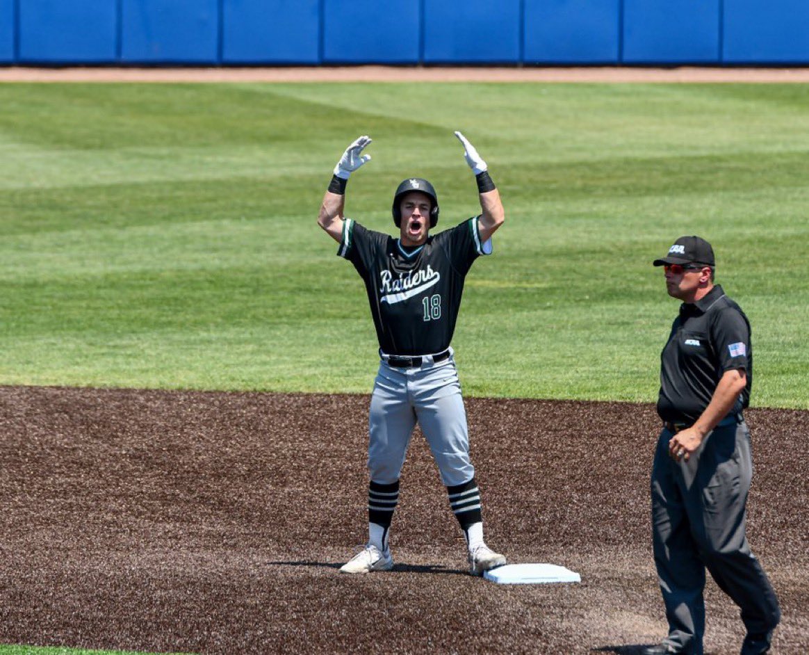 madness_WSU's tweet photo. Boston Smith is batting .319 with 9 doubles and 4 triples, 18 HomeRuns and 45 RBI @Boston_Smith22 🔥🔥 https://t.co/ITYuZxE248