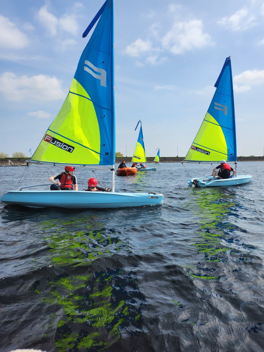 Afloat training season is underway. Our 6th Form Cadets have been developing their sailing skills at Bartley Green Reservoir this week with the Andrew Simpson Centres @Selly_Oak @SOTS_6th_Form