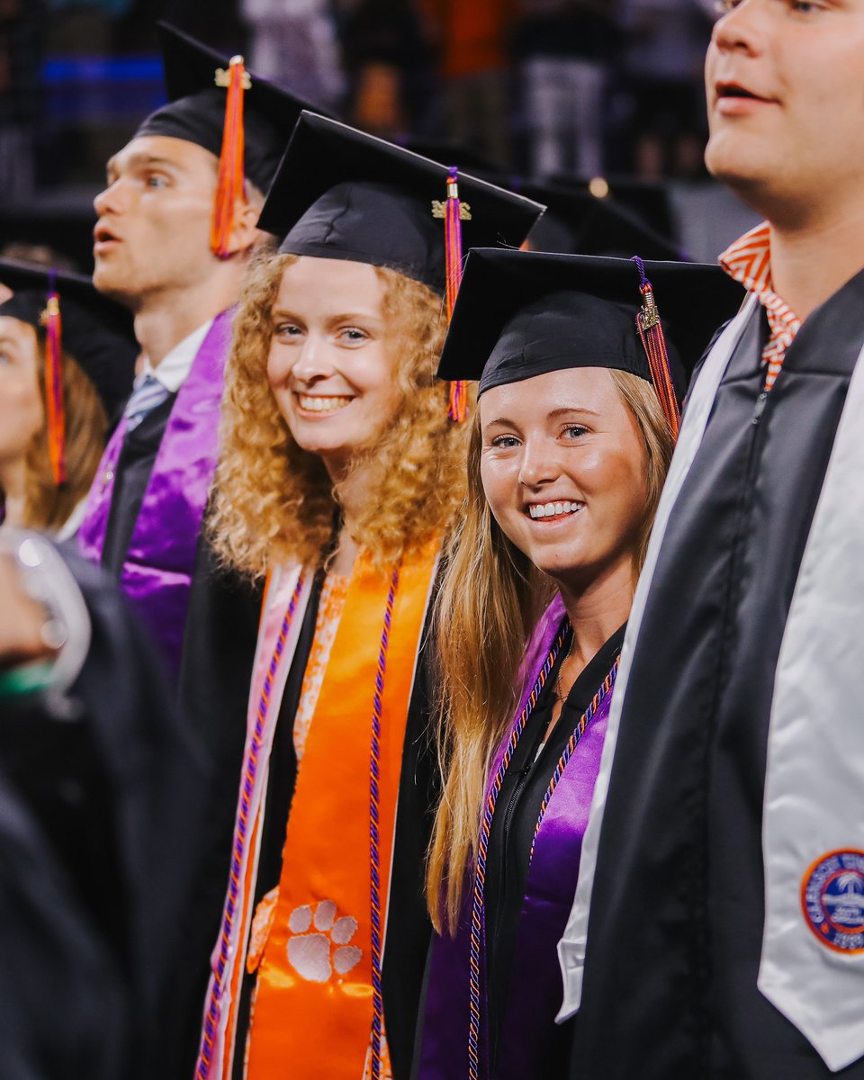 One of our favorite days of the year 🧡🎓