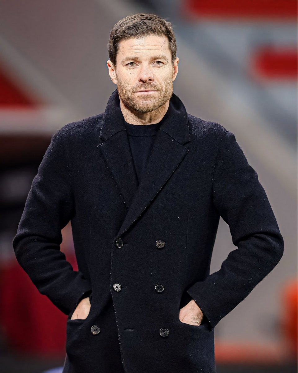 Invicto na Bundesliga e Campeão ✅
Invicto na Europa League e Finalista ✅
Invicto na Copa da Alemanha e Finalista ✅

49 jogos, 40 vitórias, 9 empates, 0 derrotas. Talvez a gente só vá perceber o tamanho disso no futuro. A ficha ainda não caiu.