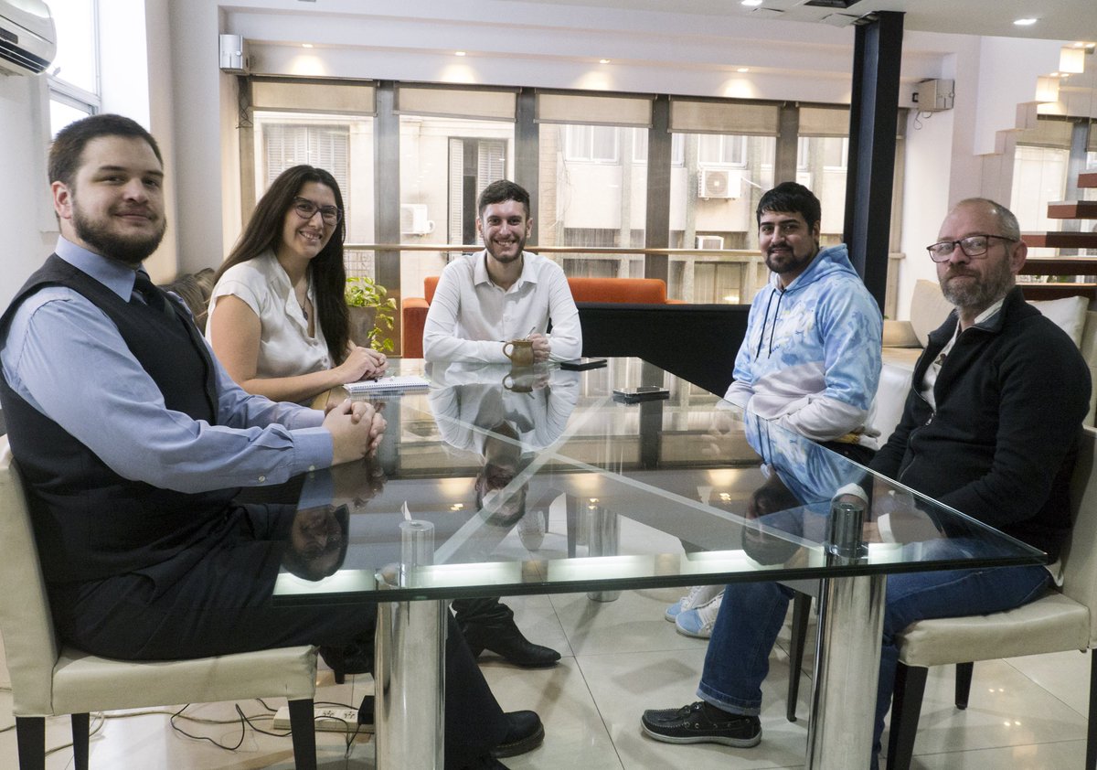 GRACIAS YOEL🇦🇷 POR TU VISITA 
 
🎶  Ayer visitó nuestra Casa el artista chubutense Yoel Hernández
 
✅️ Vino a invitarnos a todos a su concierto en la Trastienda (CABA), este sábado 11/5, a las 20.30hs. Encontrá más info en las redes de Yoel🤳 instagram.com/yoelchubut