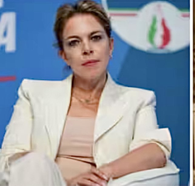 E così scopriamo che la #Gerini e’ fascia…in vista programma con Pino Insegno??? #ClaudiaGerini #fascismo #GovernoMeloni