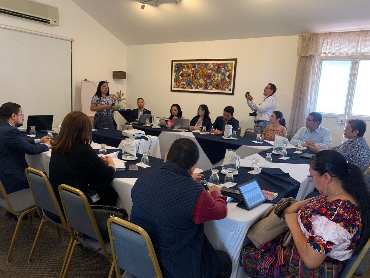 #Hoy en Guatemala La OIT apoya con asistencia técnica al @MINTRABAJOGuate en la actualización de la política de empleo,  en coordinación con el Programa de Empleo Digno y la Unión Europea. @UEGuatemala