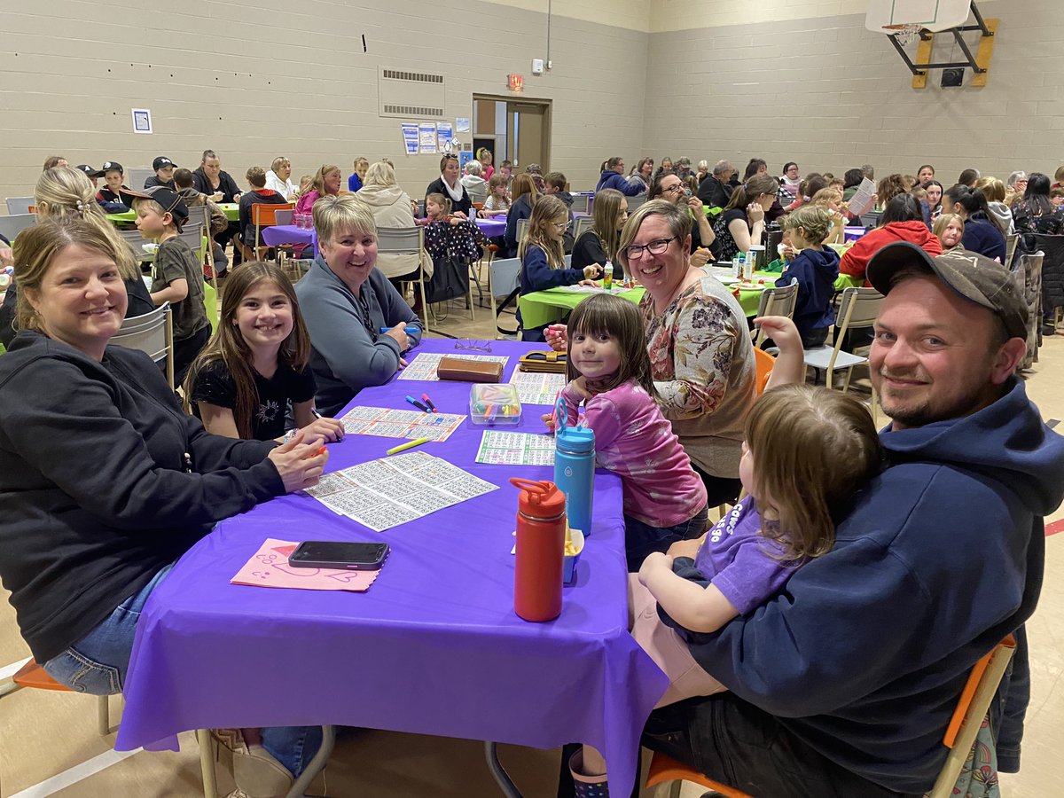 ApohaquiElem's tweet photo. First Annual AES Family Bingo is a hit! Wonderful to see so many from our school community out this evening! https://t.co/Mq9sH8zJT4