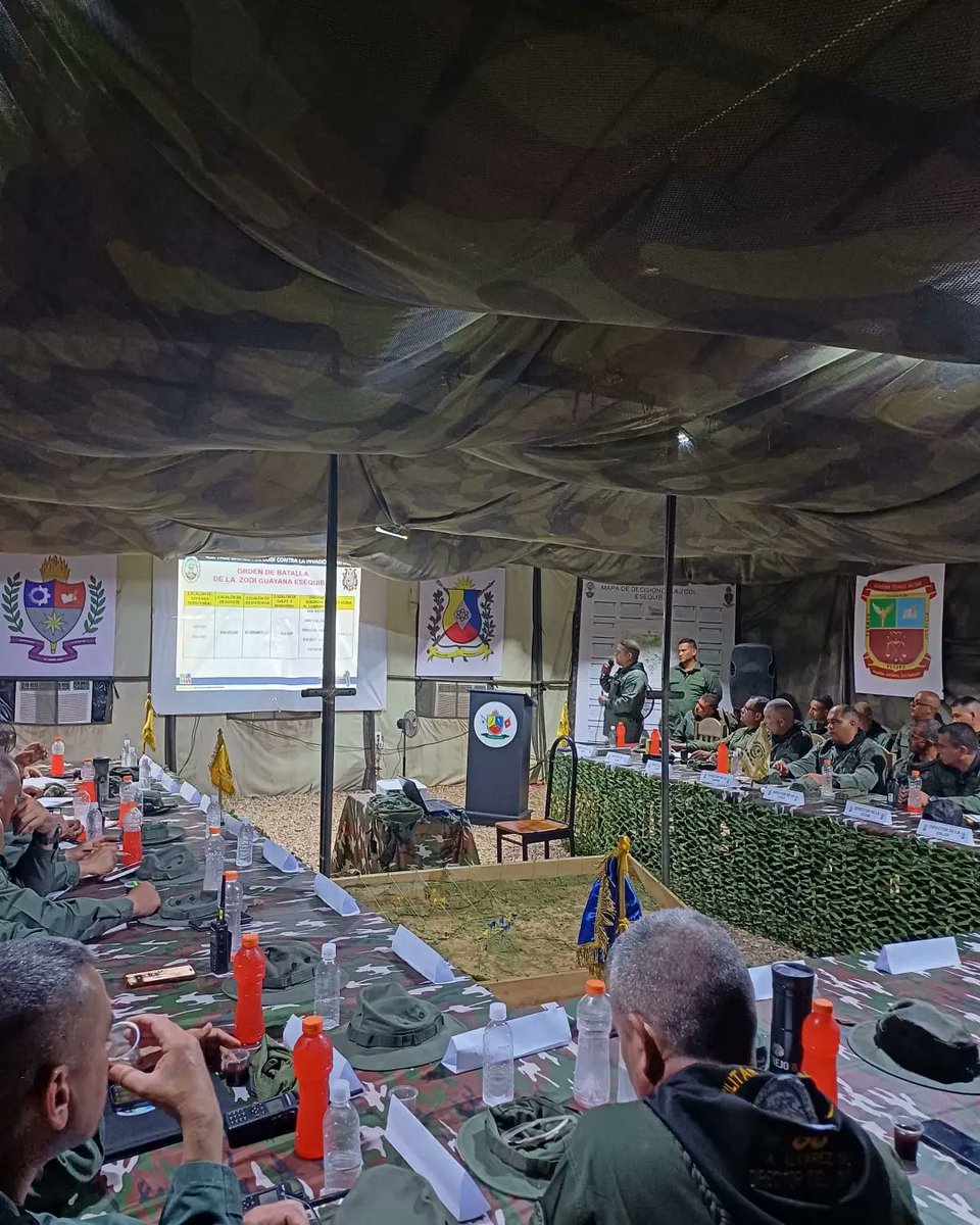 umbv_einf's tweet image. 🇻🇪 ¡La @einf_umbv recibe Hoy a los #cadetes de la @umbv_fanb.!
PCMC-2024

&quot;EL ESEQUIBO ES NUESTRO&quot;

¡ALMA DEL ARMA Y ANTORCHA DEL EJÉRCITO!

#FANB#UMBV#EINF#CADETES#MANIOBRAS#PAO2024