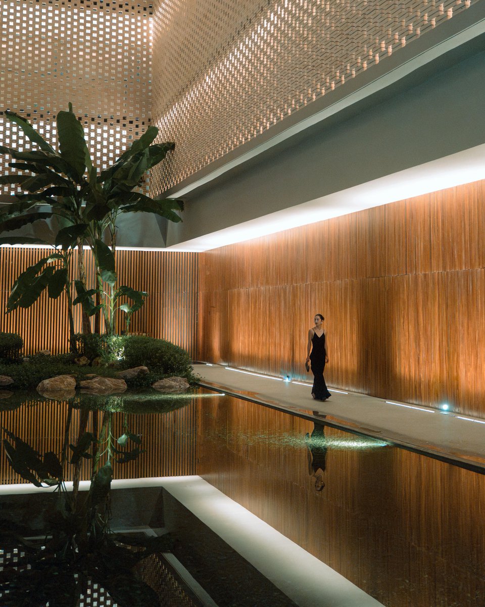 Step into a sanctuary of calm and sophistication at #TaoxichaunHotel, a modern marvel in the heart of the "Porcelain Capital" of China.