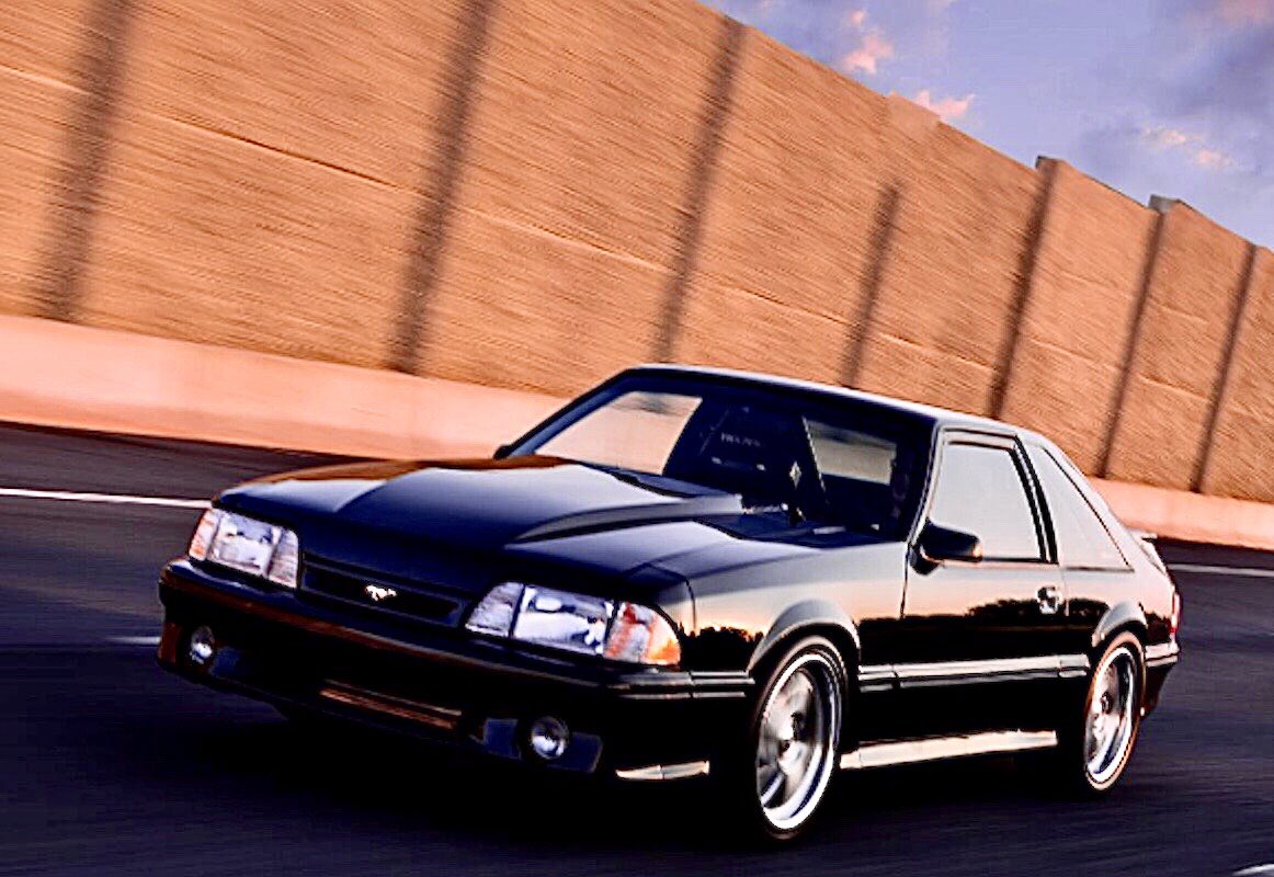 #FoxbodyFriday | Rollin’ black Foxbody hatch in the wild…🖤
#Ford | #Mustang | #Foxbody