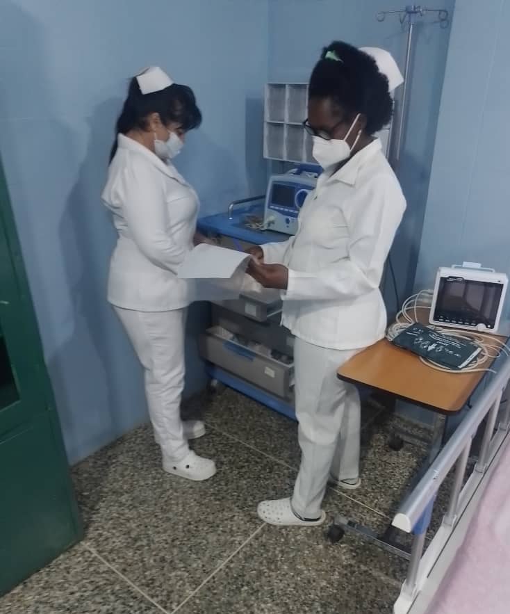 Entrega y recibo de apoyo vital y terapia intensiva por el personal de Enfermería en el CDI Alfredo Franco,  del estado Apure. #CubaPorLaVida #CubaCoopera