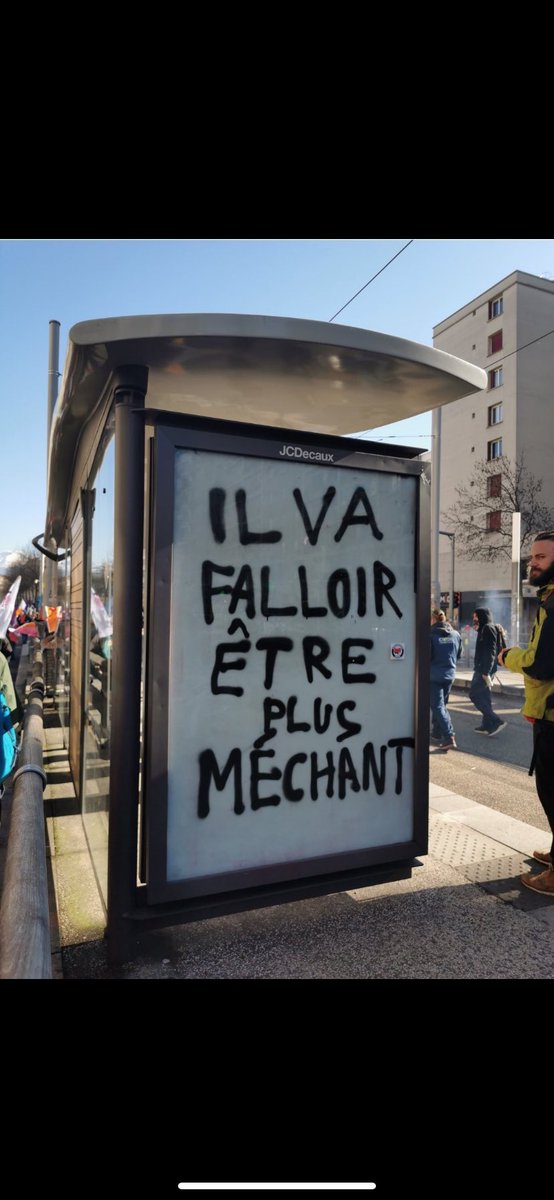 ruskaeva's tweet photo. Pov: t’as parlé froidement à cette personne COLLANTE passive agressive dans ta classe mais elle te lâche toujours pas. #chachou on te vise https://t.co/7dGF9Xxn6t