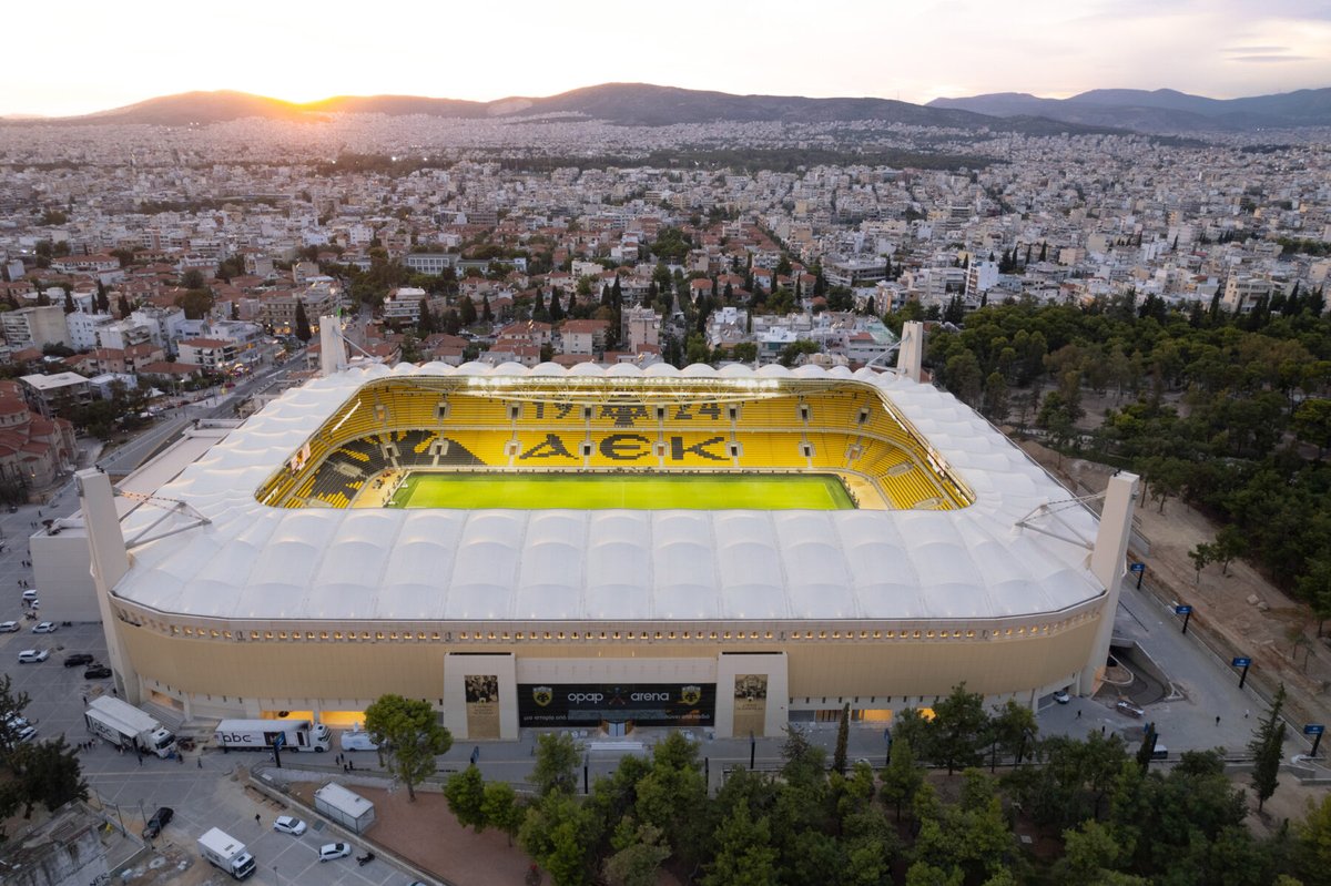 ✅ Vuelves al barrio de tus orígenes tras 20 años fuera con un moderno estadio

✅ La UEFA te elige como sede para la final de la #UECL

✅ En tu centenario, el Olympiacos (uno de tus mayores rivales) se mete en una final por 1ª vez

La mala fortuna del AEK Atenas.