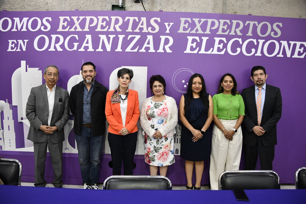 soniaperezmx's tweet photo. Agradecemos a la Magistrada @JanineOtalora,que compartiera con nosotros sus reflexiones sobre la violencia política contra las mujeres en razón de género y cómo afecta sus derechos políticos. #IECM 
Puedes escuchar la conferencia aquí:
https://t.co/9fUPQswxSL https://t.co/tPVPAmdkhT
