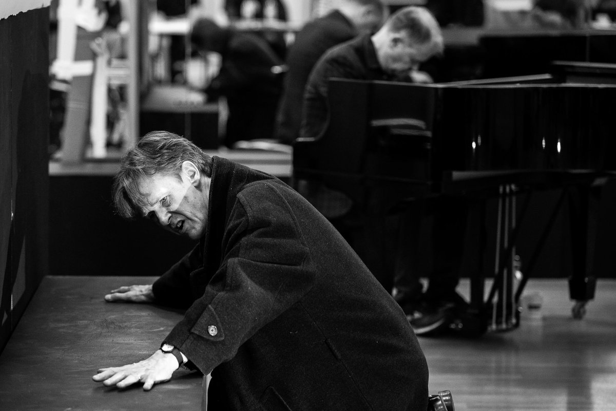 Ian Bostridge and @juliusdrake in rehearsal last week for Winterreise. Our new season @DWarnerUstinov will launch with a staging of Schubert’s masterpiece - previews from 4 June at Ustinov Studio @TheatreRBath Rehearsal photos 📷 Claire Egan