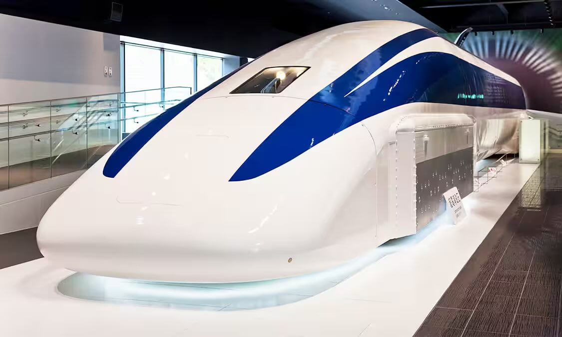 Lo #YamanashiMaglev sarà operativo da Tokyo a Nagoya a partire dal 2027 e potrà raggiungere una velocità massima di 600 km/h (Milano-Roma in meno di un’ora!) Emissioni di CO2 1/12 di quelle di un aereo ☘️