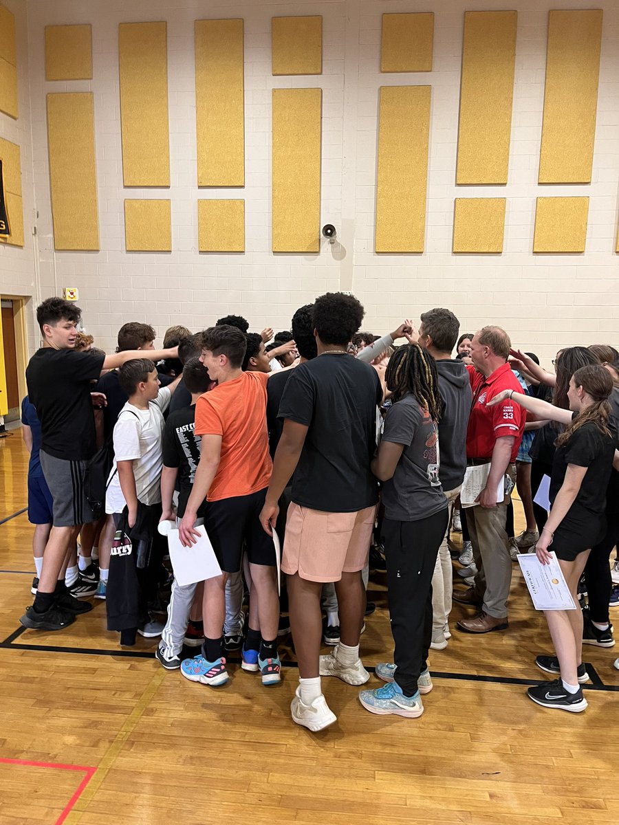 Ms. Snow tweet media