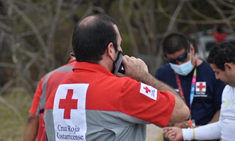 #NoticiasCRC Hombre atacó a dos miembros de la Cruz Roja durante una atención médica

crc891.com/nacionales/hom…