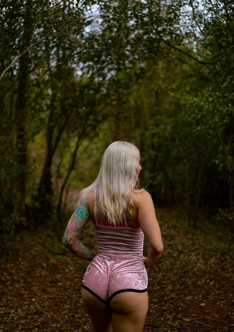 Hey, come over here, I need to show you something&hellip; it&rsquo;s my butt. 😜😂 Professional Photography by the incredible<a href="/tag/glutes"class="tags"><span>#glutes</span></a><a href="/tag/nola"class="tags"><span>#nola</span></a><a href="/tag/gains"class="tags"><span>#gains</span></a><a href="/tag/fit"class="tags"><span>#fit</span></a><a href="/tag/inkedgirls"class="tags"><span>#inkedgirls</span></a><a href="/tag/stripperlife"class="tags"><span>#stripperlife</span></a>