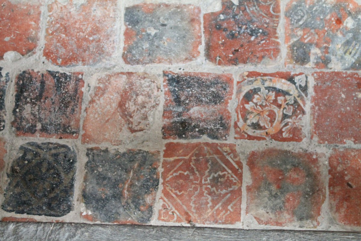 Anyone else have a list of things they would like to find out more about one day? I'd love to expand  my knowledge on #tiles ! As an example, these are from the <a href="/EnglishHeritage/">English Heritage</a> site of Langley Chapel, I'd just like to be a bit more knowledgeable  -any recommended tile reads?📚