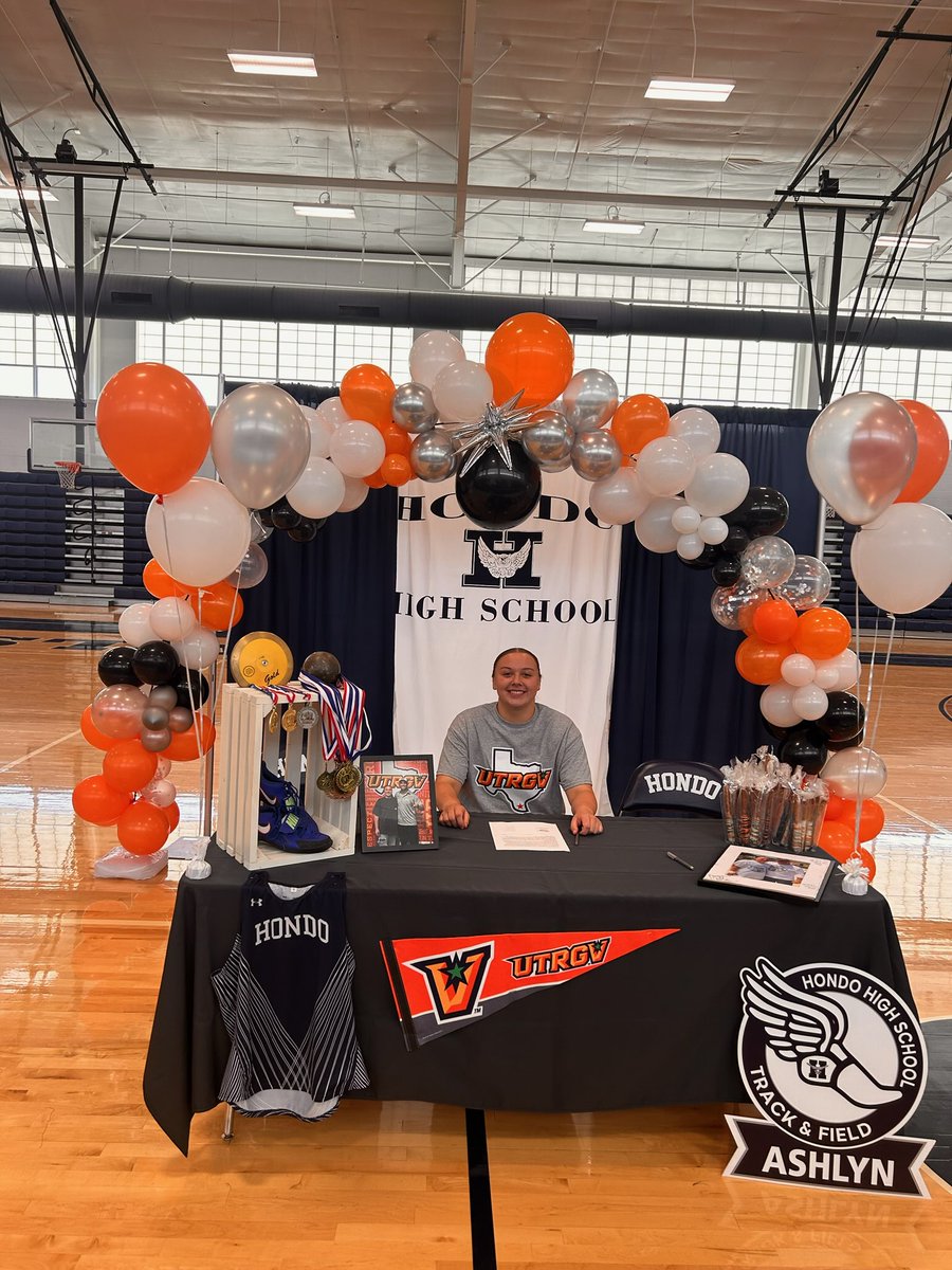Congratulations to Ashlyn Evans on signing to continue her academic at athletic career with UTRGV Track & Field!!!

#BILTDifferent
#GetaWin
#FightOn