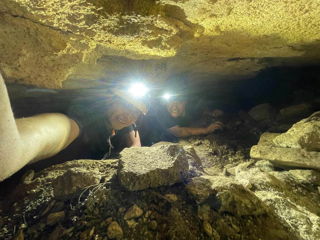 Nos apasiona la espeleología. 👷🏽‍♂️🧭🗺️🔦

 ✨🇲🇽👷🏽‍♂️🧭🌊📸🔎🌳💚✨
#CenotesUrbanos
#SinCenotesNoHayParaíso
#ExploraciónSubterránea
#CuevasEnCasa
#ProtegiendoLaNaturaleza
#ExplorandoPlayaDelCarmen
#BiodiversidadLocal
#RivieraMayaMéxico