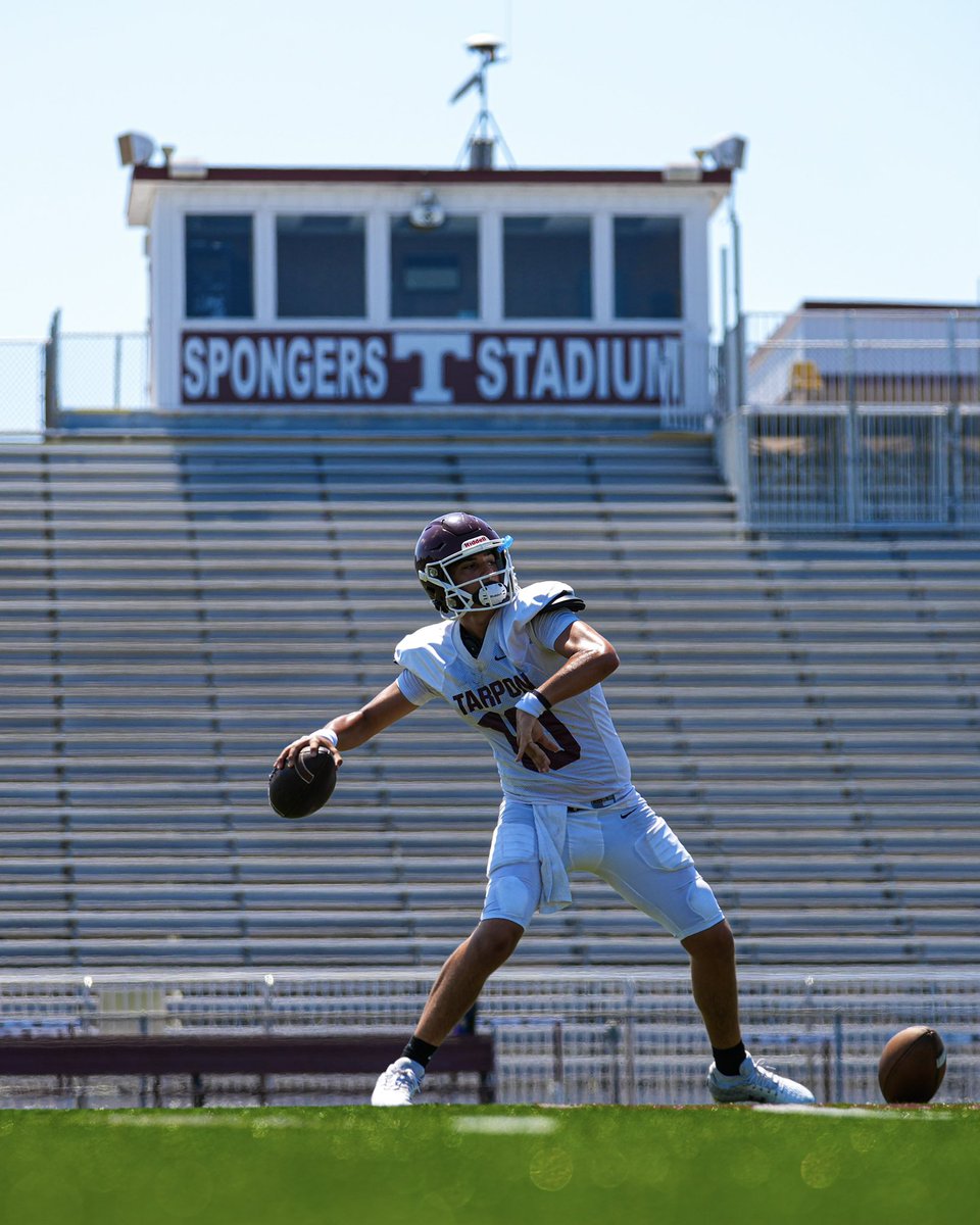tshs_football_'s tweet image. #gettingbetter 

#TarponPride #Spongers100