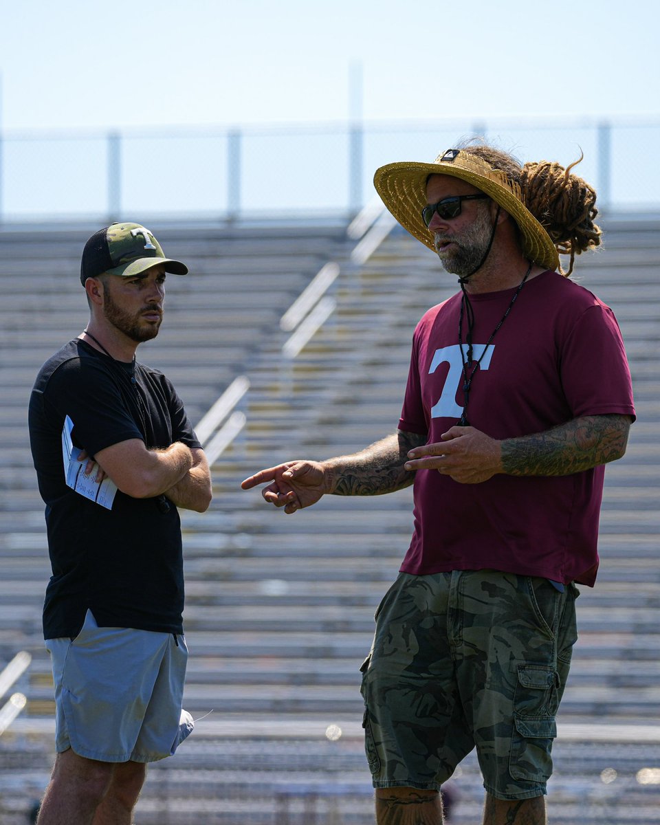 tshs_football_'s tweet image. #gettingbetter 

#TarponPride #Spongers100