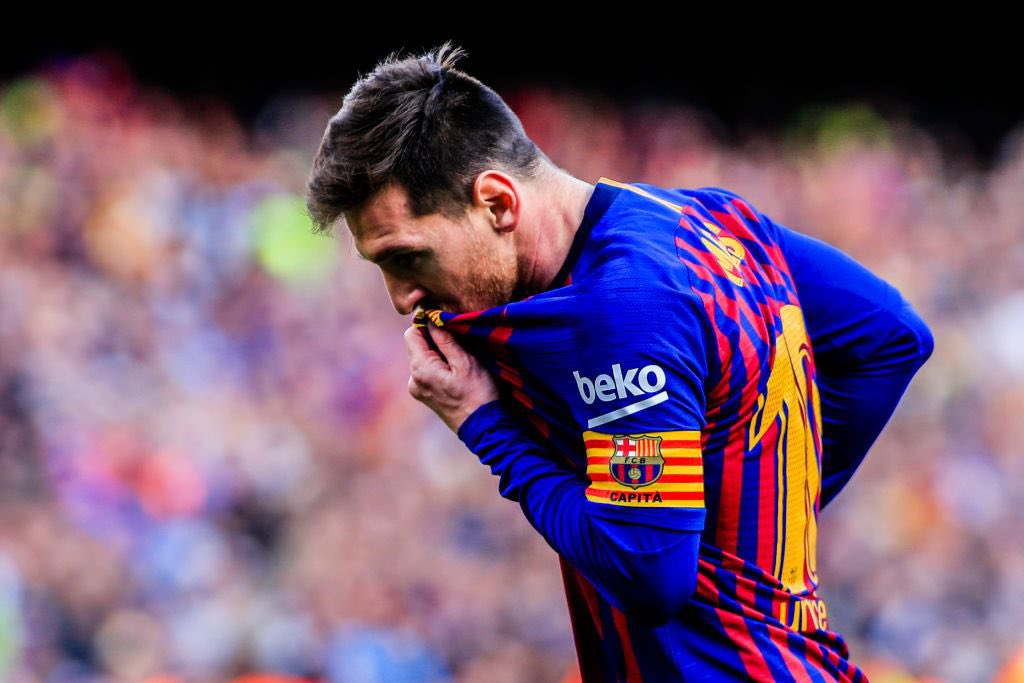 🚨 “Do you think that Messi's love for Barcelona is the same as his love for Argentina?”

🗣️ @GuillemBalague: “In my book about Barcelona leaders, every person we talked about in the book had to write something. The book was delayed a little bit because Leo's script hadn't…