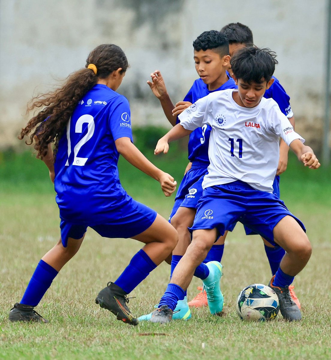 indeselsalvador's tweet photo. #CopaAlevines ⚽️🇸🇻| Inició el partido de vuelta de la final regional oriental de la Copa Alevines 2024, en el que se enfrentan Jiquilisco y Estudiantes, en el Estadio Municipal de Nueva Guadalupe, en San Miguel.

#ConstruyendoElCamino https://t.co/LVVajFgZTH